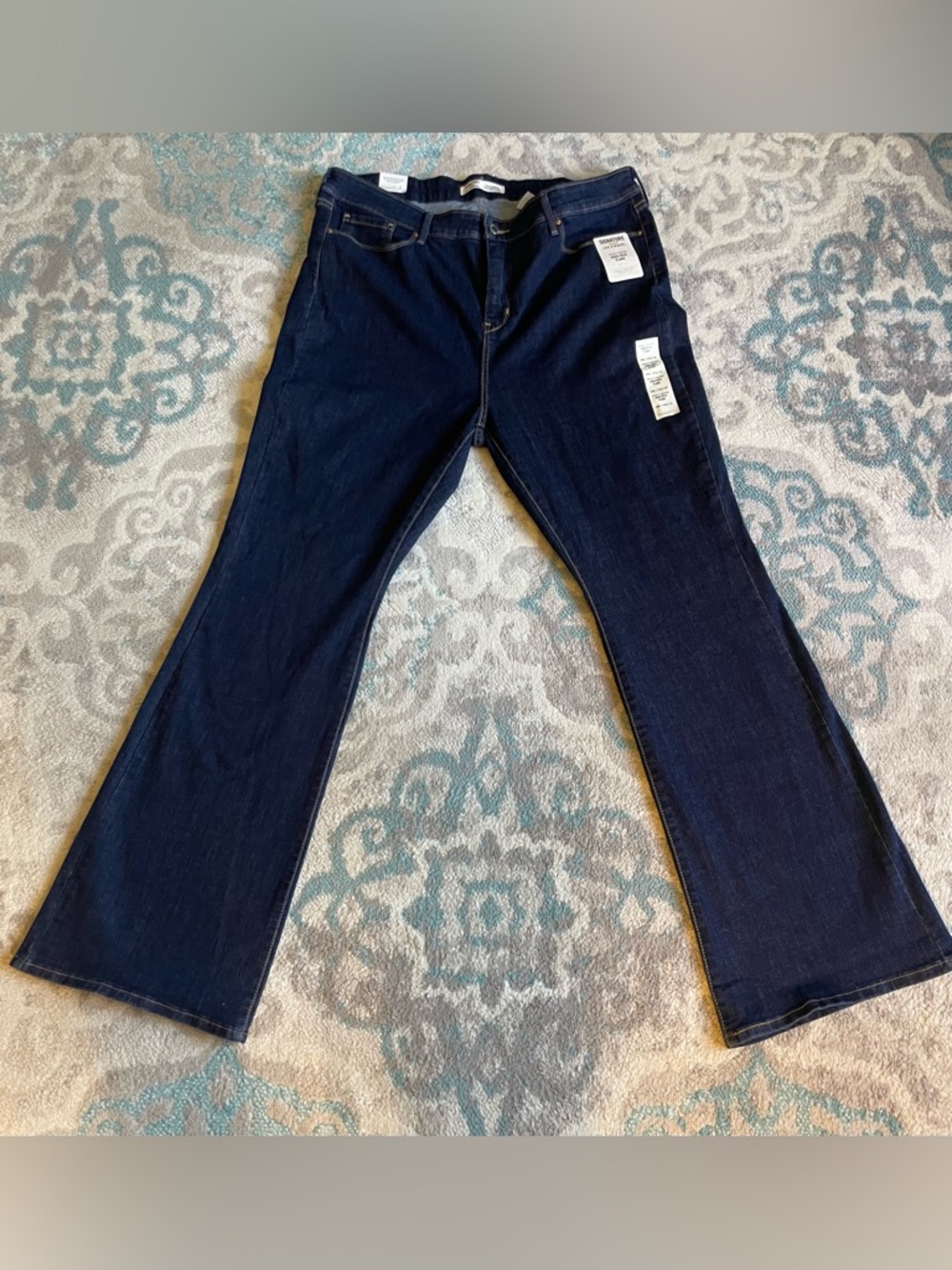 NWT Signature Levi Strauss Totally Shaping Flare Jeans, Size 18